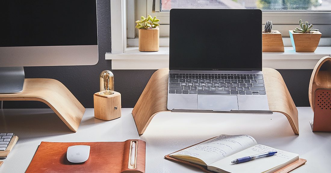 ما هي معدات الكمبيوتر التي تحتاجها للعمل من المنزل؟