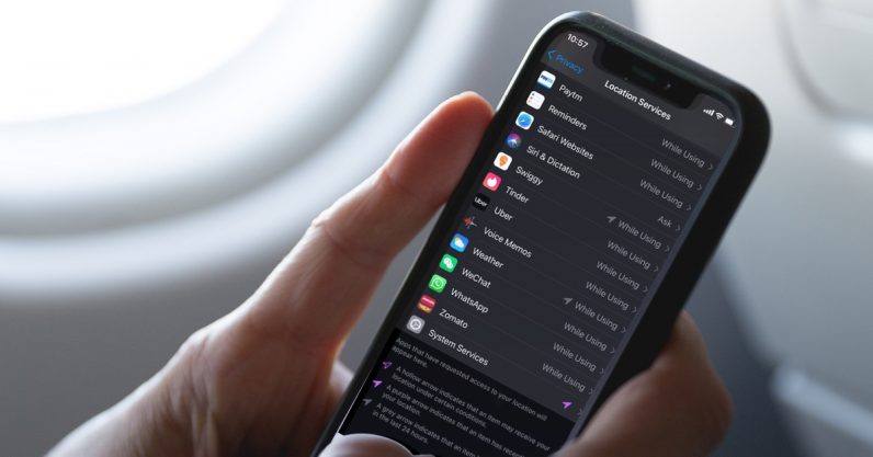 كيف تعرف التطبيقات التي حصلت على موقعك الجغرافي في iOS 14