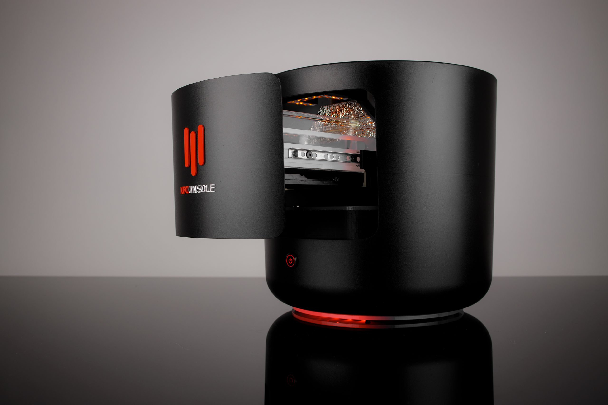 دجاج كنتاكي يصدر جهاز ألعاب خاصاً به مع قابلية تسخين الدجاج ضمنه