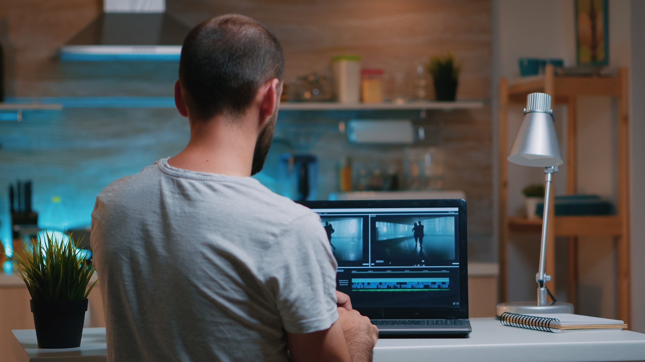 أفايا: نصف الموظفين الإماراتيين يفضلون العمل من المنزل