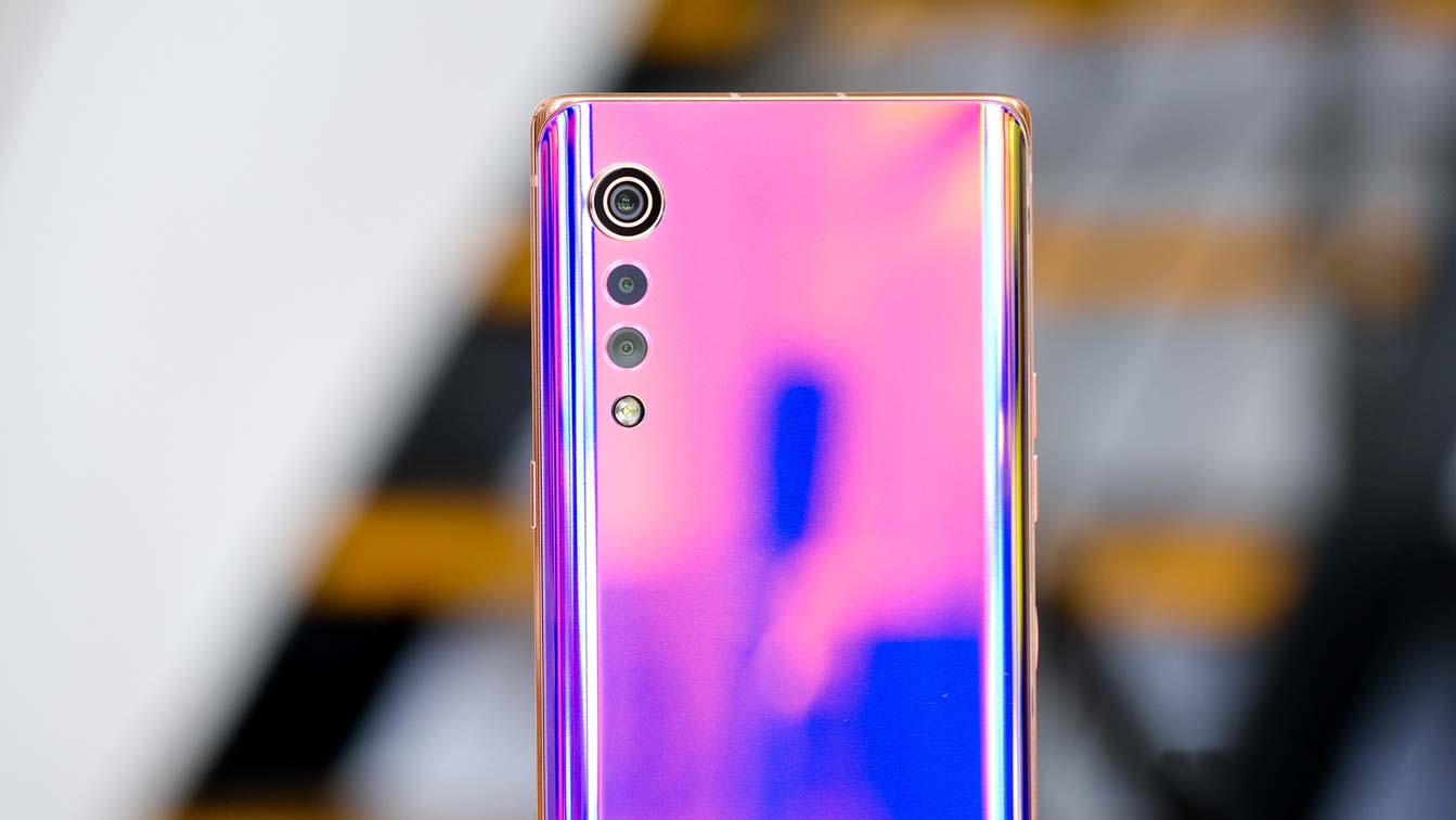 قبل النهاية: LG تطلق هاتفاً رائداً أخيراً، لكنه حصري للموظفين فيها فقط