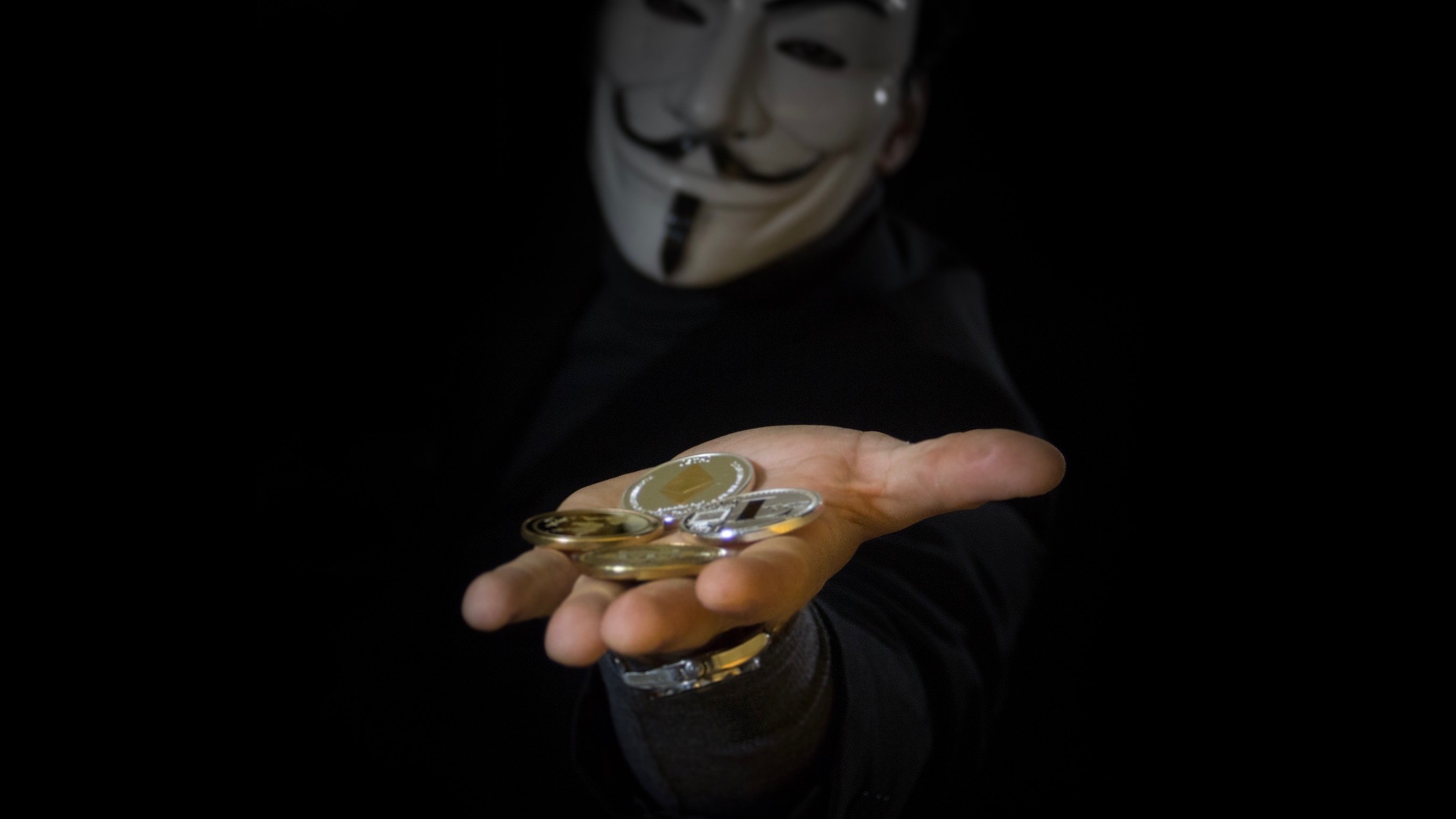 فرصة عمل ونصف مليون دولار للقرصان الذي سرق 600 مليون من منصة تداول