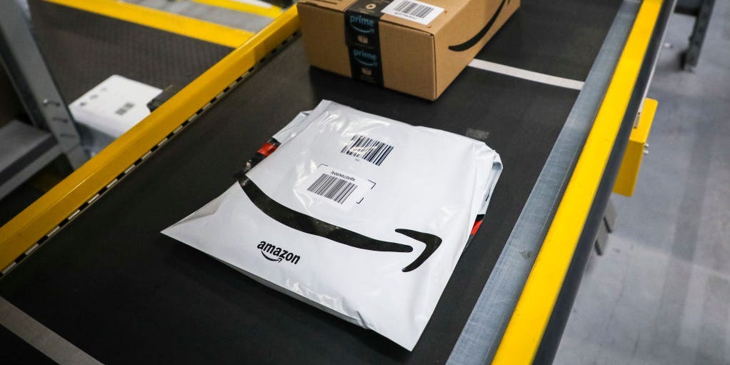 لماذا يحاول العديد من بائعي أمازون المستقلين رشوة المشترين وإعطائهم المال؟