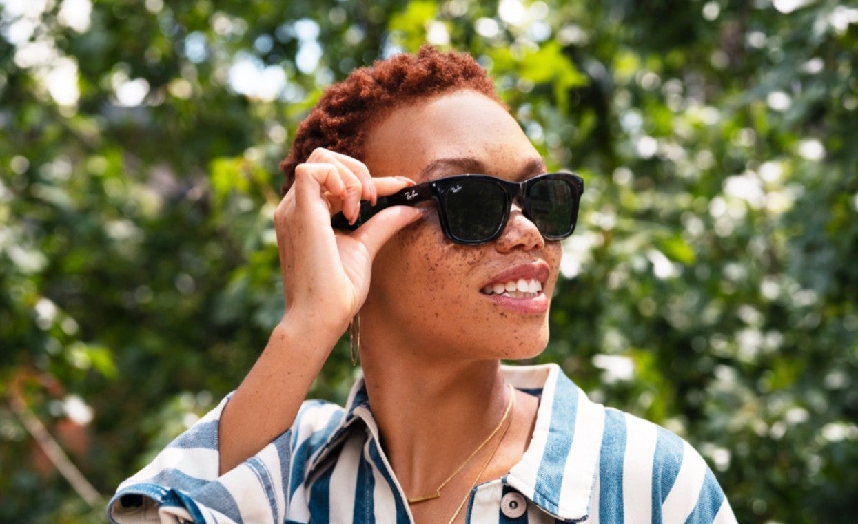 فيس بوك تطلق نظارتها الذكية بشكل رسمي، لكن ذكاؤها مشكوك بأمره