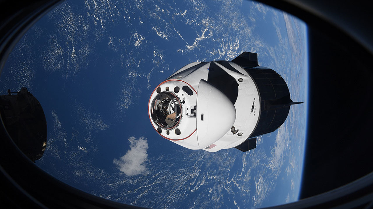 إطلاق أول رحلة فضائية إلى المدار مع طاقم كامل من السياح المدنيين