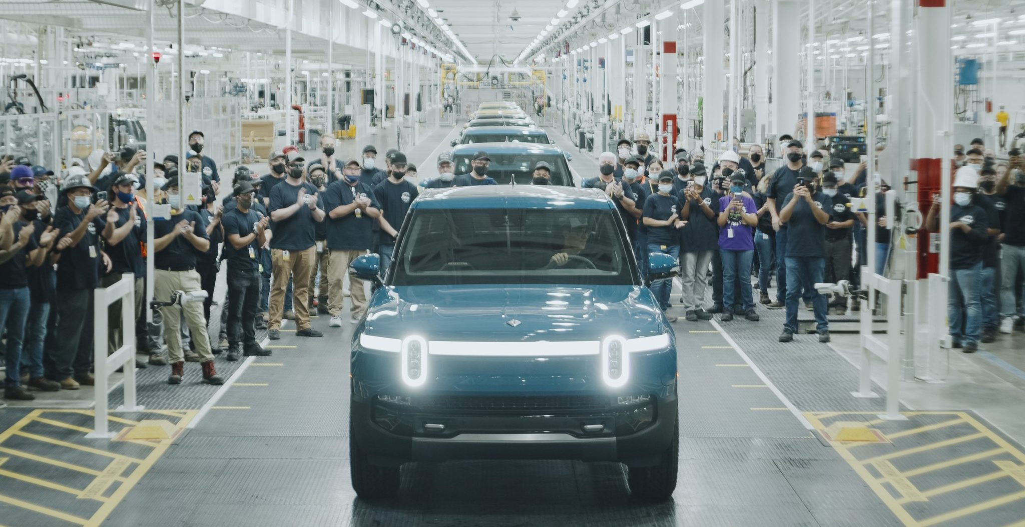 بعد سنوات من الانتظار أول شاحنة كهربائية تصدر رسمياً من شركة Rivian