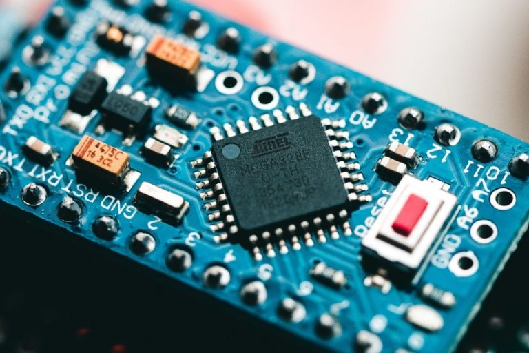 نقص الشرائح الإلكترونية