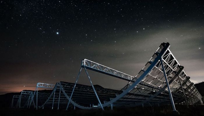 إشارة فضاء على شكل نبض القلب