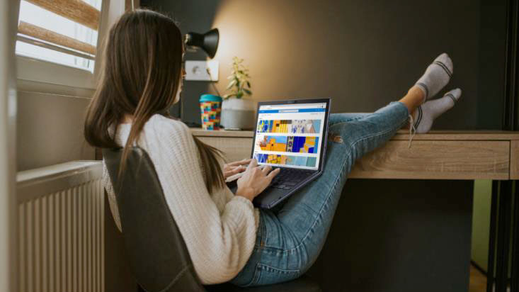 شاشة كبيرة؟ لا إنه لابتوب يكسر التقاليد ويحني التوقعات: Asus Zenbook 17 Fold