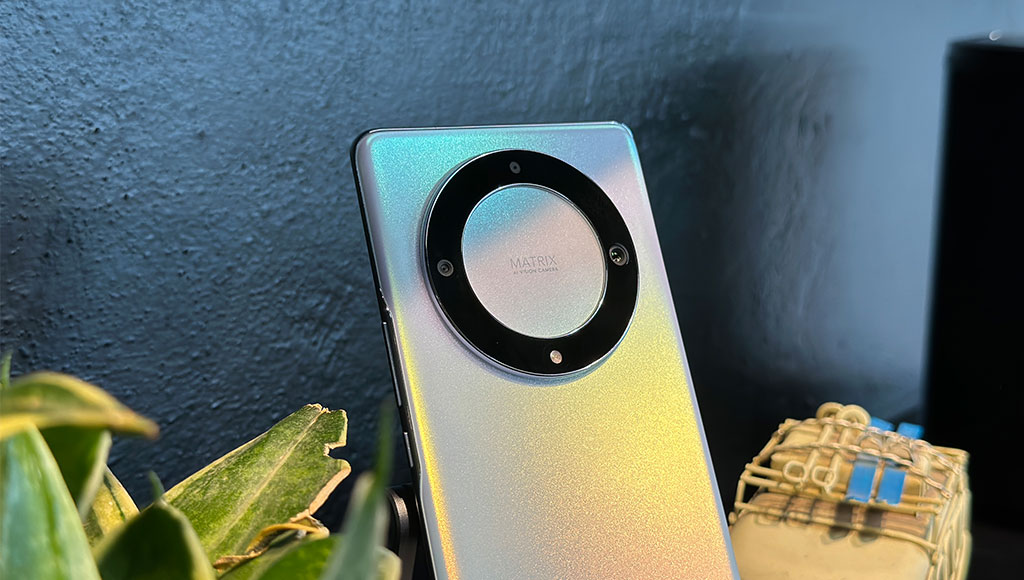 هاتف HONOR X9a يتألق بشاشته المنحنية الفائقة وتصميمه الأنيق