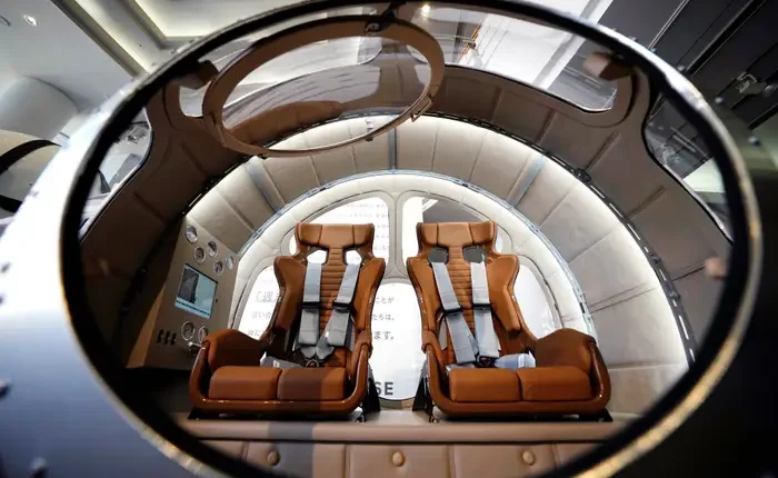 space balloon capsule seats