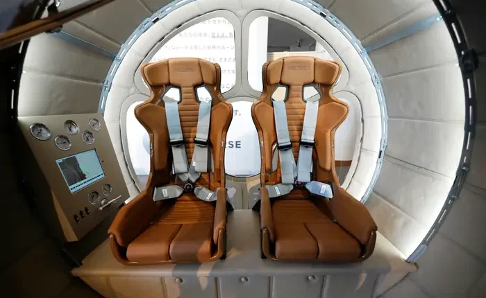 space balloon capsule seats