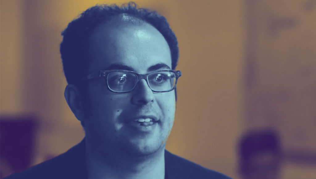مؤسس شركة ناشئة يعطي كل ماله ليديره الذكاء الاصطناعي ويتخذ القرارات المالية بدلاً منه