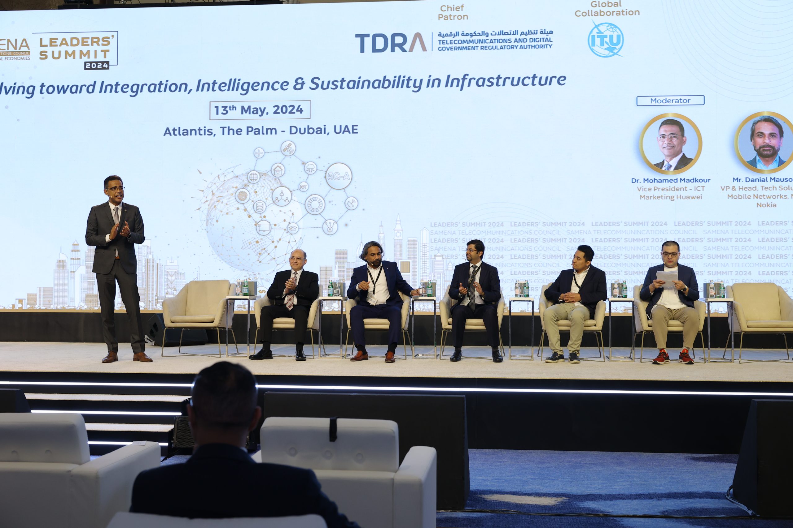 قمة قادة SAMENA - إلى اليسار السيد محمد مدكور، نائب الرئيس للتسويق وحلول تكنولوجيا المعلومات والاتصالات في شركة Huawei