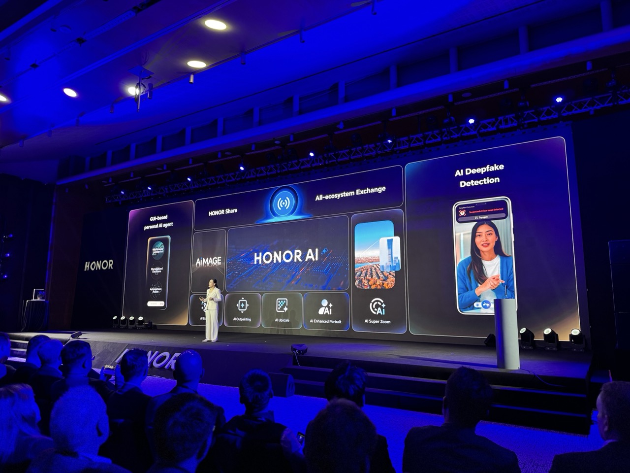 الإعلان عم تمديد دعم هواتف HONOR Magic البرمجي تم خلال حدث خاص أقامته الشركة على أعتاب حدث MWC