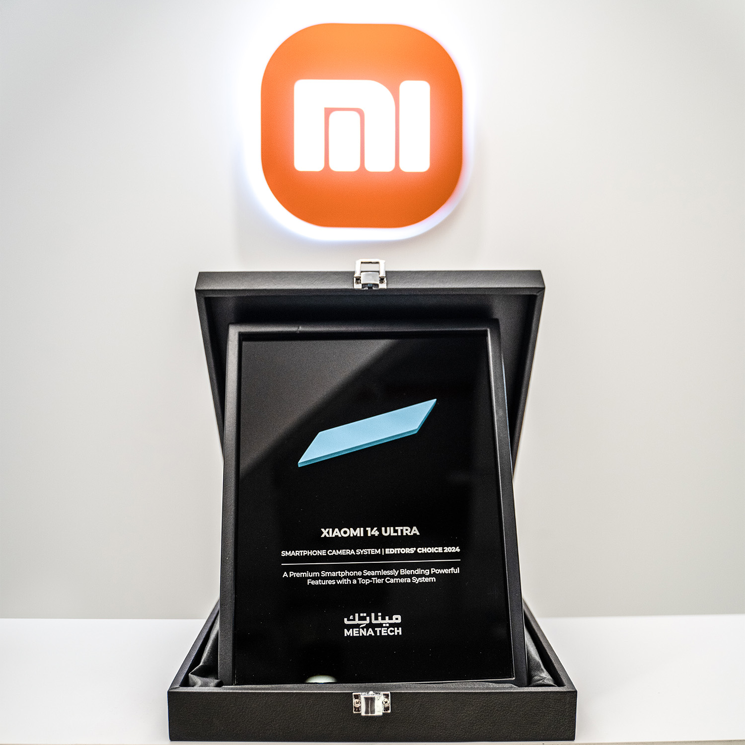 Close-up of the Xiaomi 14 Ultra Editors' Choice 2024 award presented by MENA Tech.