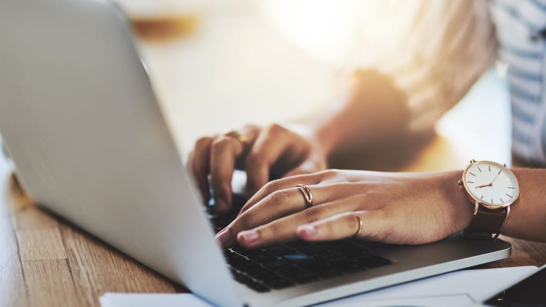 كيف يقضي العالم وقته على الإنترنت.. تعرف على أكثر المواقع التي يقضي فيها المستخدمون وقتاً