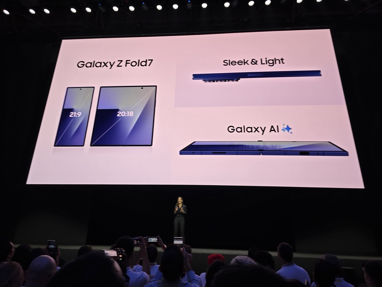 مقتطفات من تغطية مينا تك لحدث Galaxy Unpacked للكشف عن أحدث هواتف سامسونج القابلة للطي في نيويورك