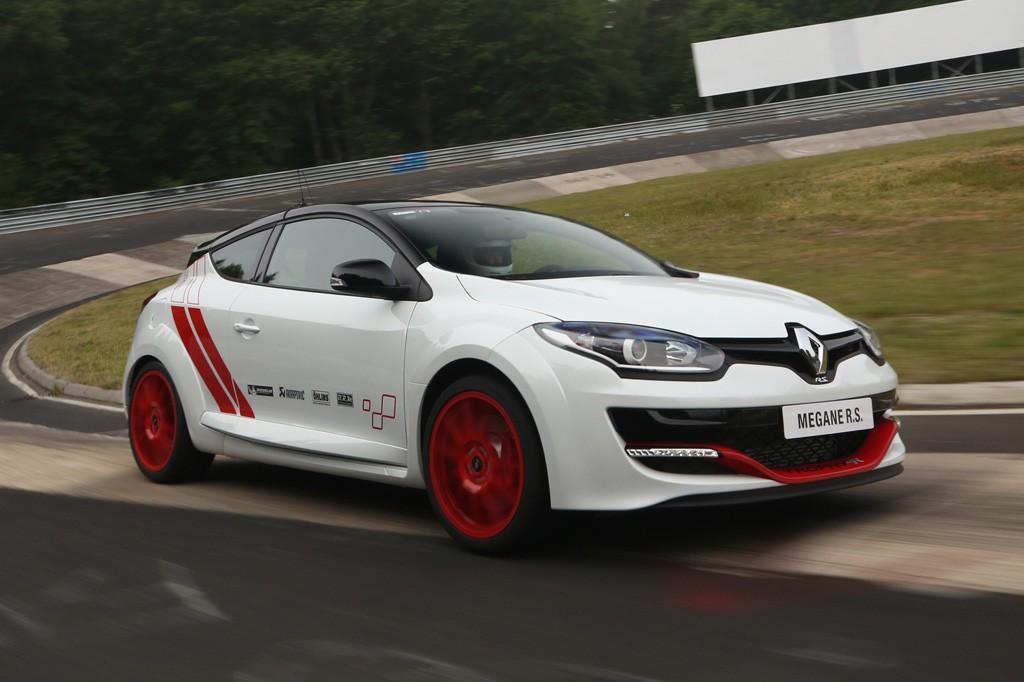 ليست فقط سيارات اقتصادية... اكتشف أقوى سيارات رينو في التاريخ