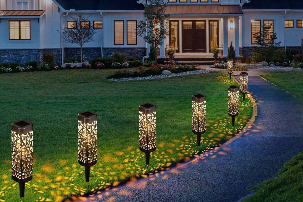أقوى 8 من أفضل أضواء الحدائق الشمسية … إضاءة ذكية تزيّن مساحتك الخارجية وتوفّر الطاقة!