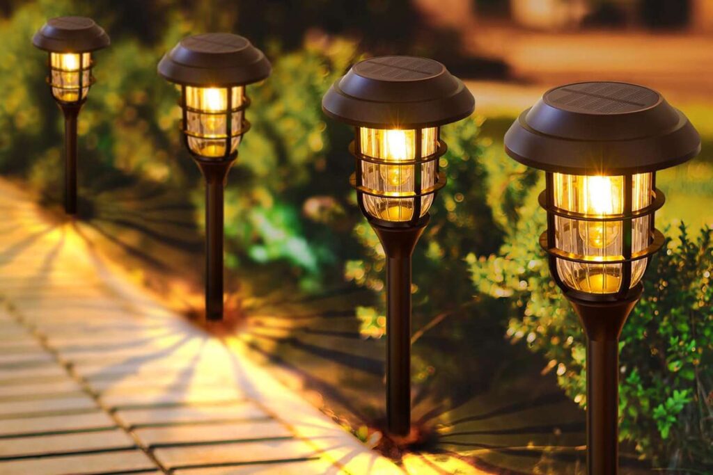 أقوى 8 من أفضل أضواء الحدائق الشمسية … إضاءة ذكية تزيّن مساحتك الخارجية وتوفّر الطاقة!