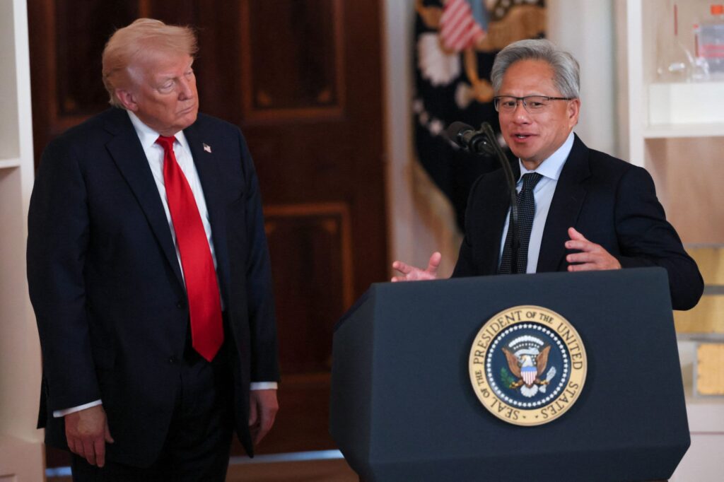 هدد بتفكيكها ثم عقد معها صفقة.. القصة الكاملة لماذا أراد ترامب تفكيك إنفيديا لكنه تراجع عن ذلك وعقد معها صفقة سرية؟