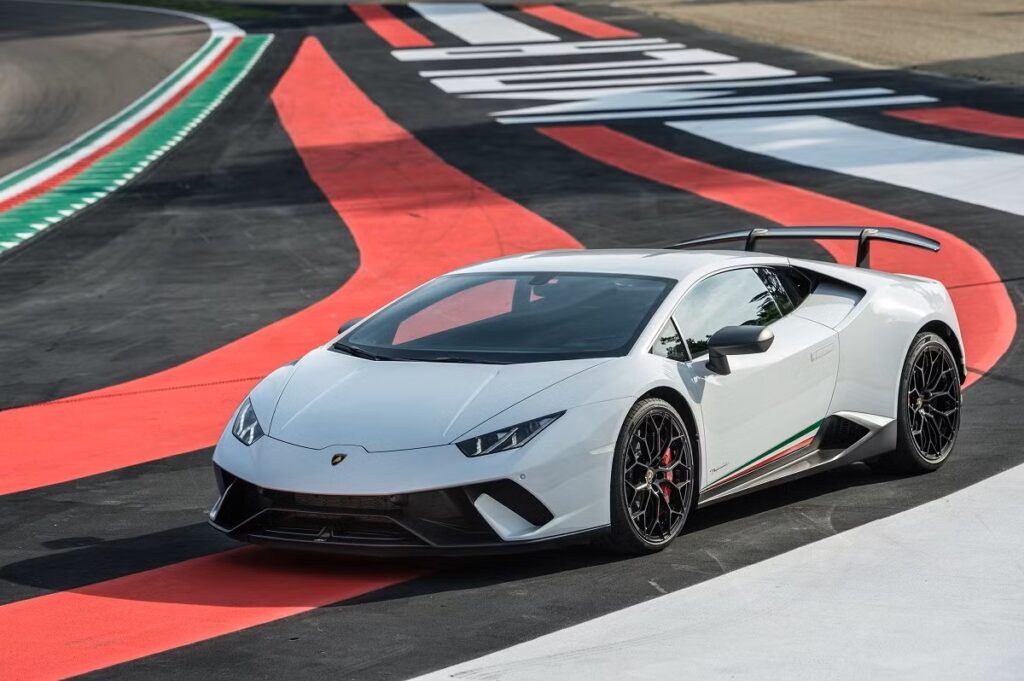 تعرف على قائمة أسرع 10 سيارات رسمياً على حلبة نوربورغرينغ بالترتيب