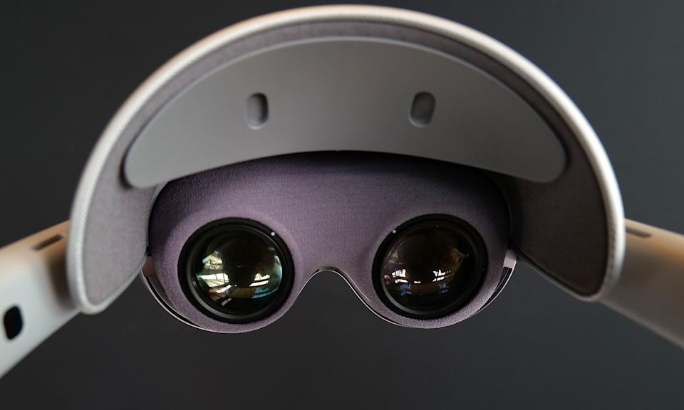 أهم التقنيات في نظارة جالاكسي XR من سامسونج تنافس نظارة آبل