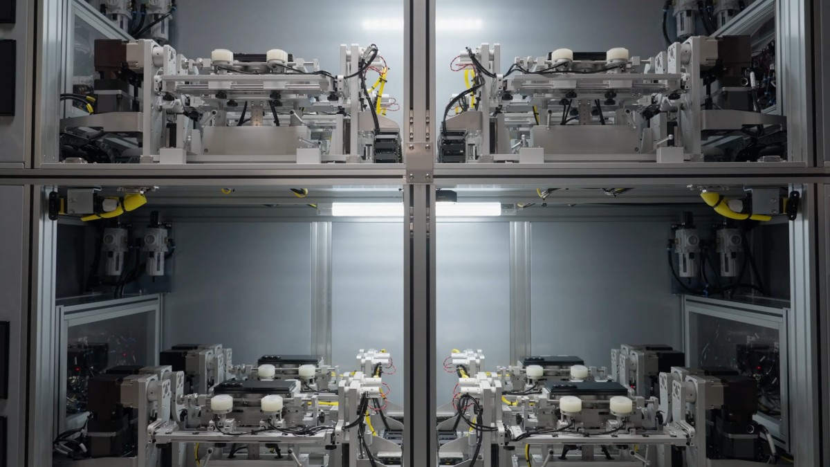 اختبار وتجميع Galaxy Z TriFold