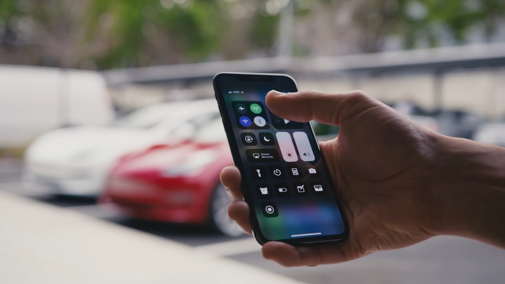 حل نسيان الآيفون داخل السيارة