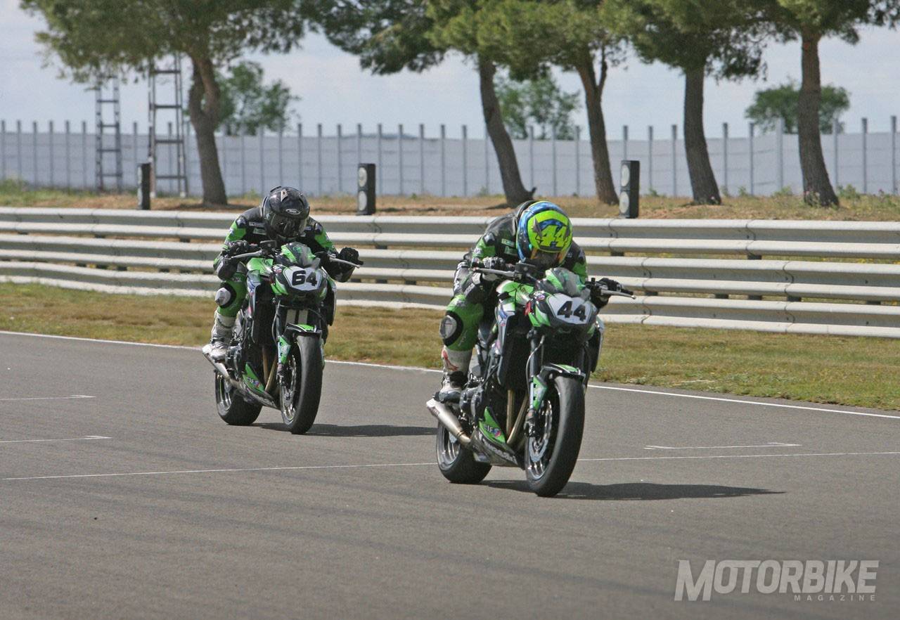 Kawasaki Z Cup 2017 Raúl Martínez, primer líder de la temporada