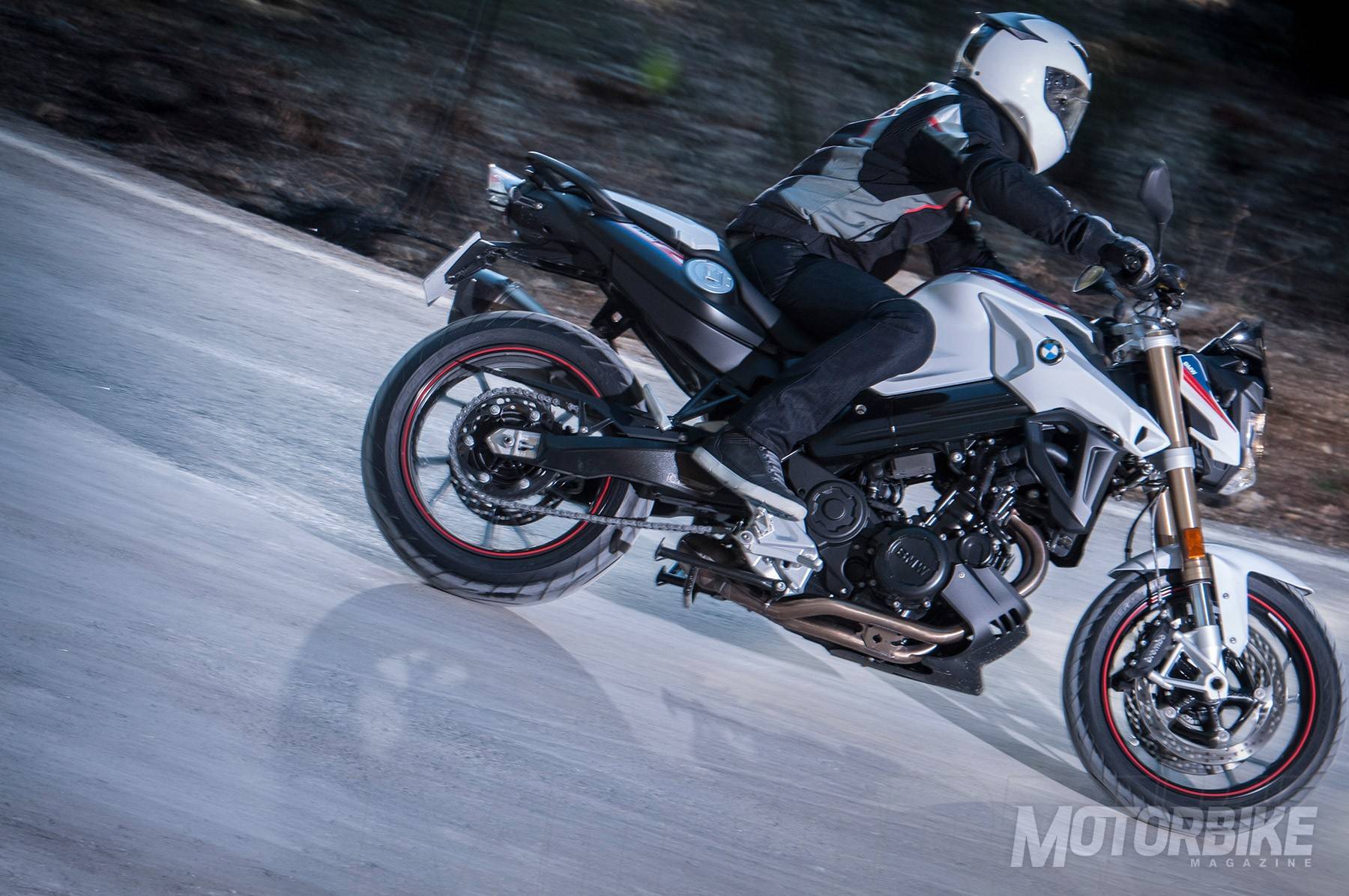 bmw f 900 r akrapovic