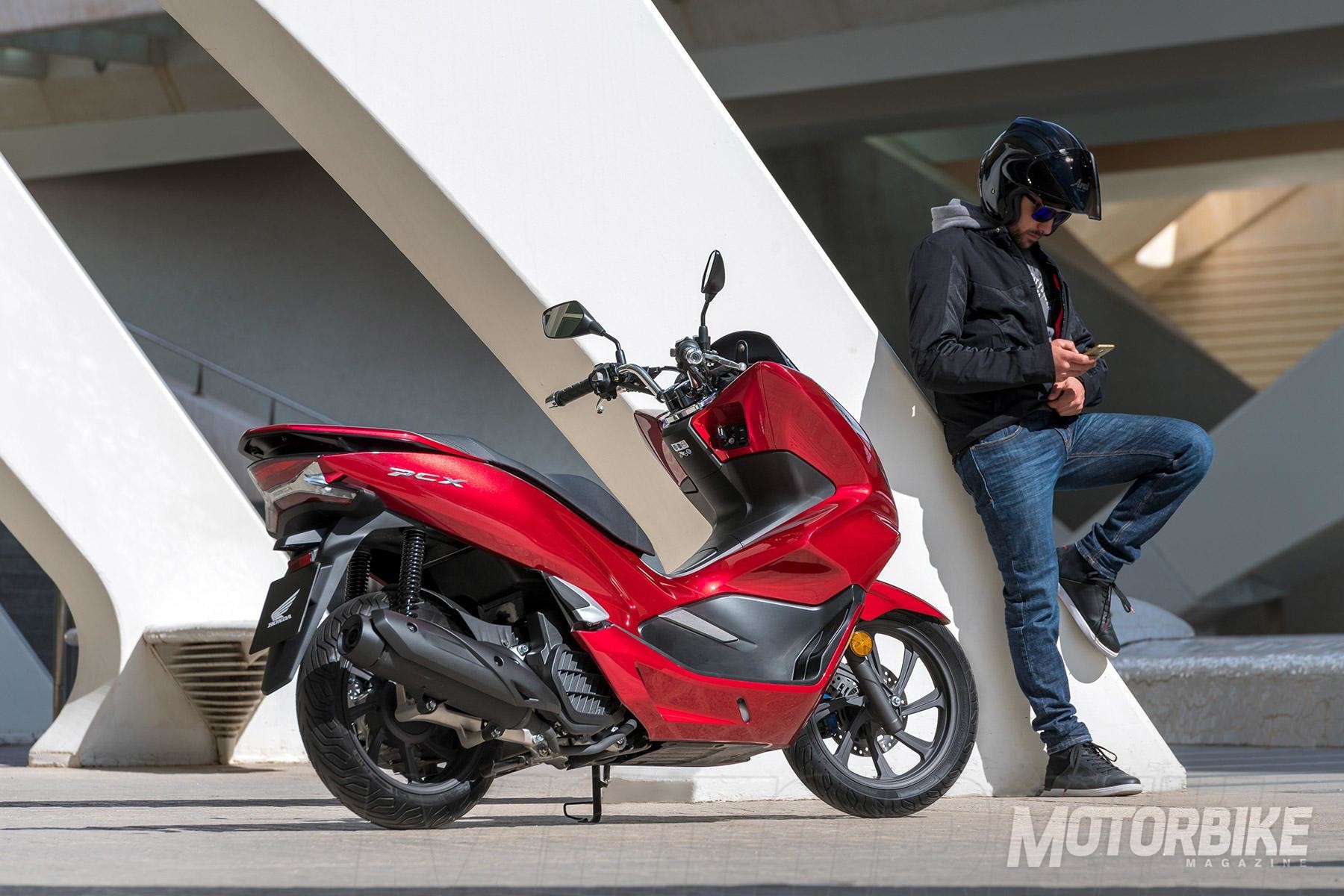 Honda Pcx 125 18 Y Sus Rivales Motorbike Magazine
