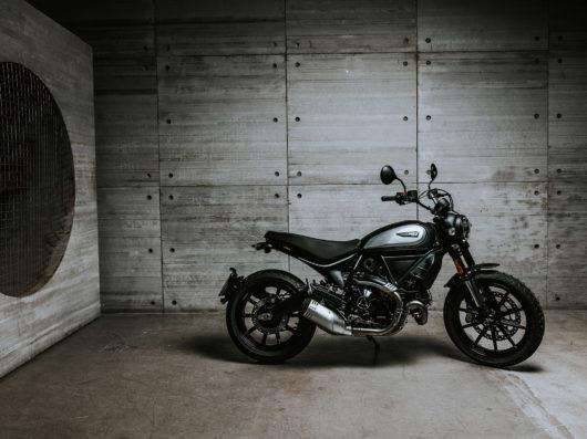 Ducati Scrambler Icon Dark Precio Fotos Ficha Tecnica Y Motos Rivales