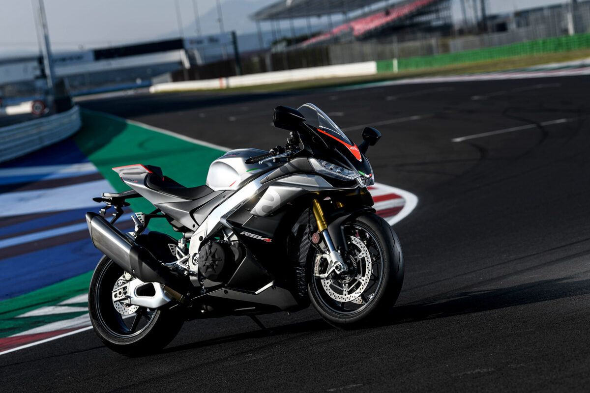 Мото Априлия rsv4