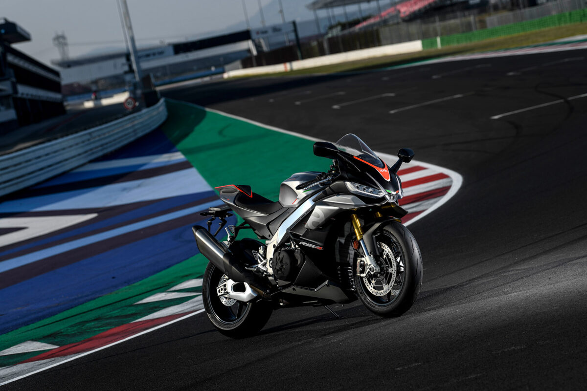 Aprilia RSV4 2021 Precio Fotos Ficha T cnica Y Motos Rivales