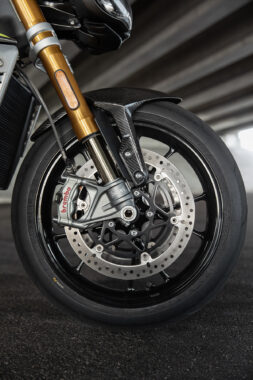 Triumph Speed Triple 1200 RS 2021 detalles 2