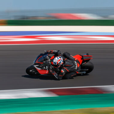 Aprilia RSV4 Factory 2021 prueba 61