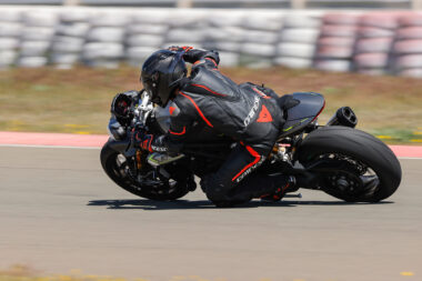 Triumph Speed Triple 1200 RS 2021 prueba circuito 13