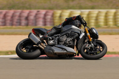 Triumph Speed Triple 1200 RS 2021 prueba circuito 22