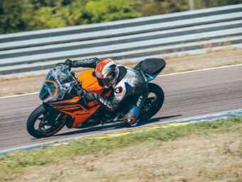 KTM RC 390 2022 Prueba 145