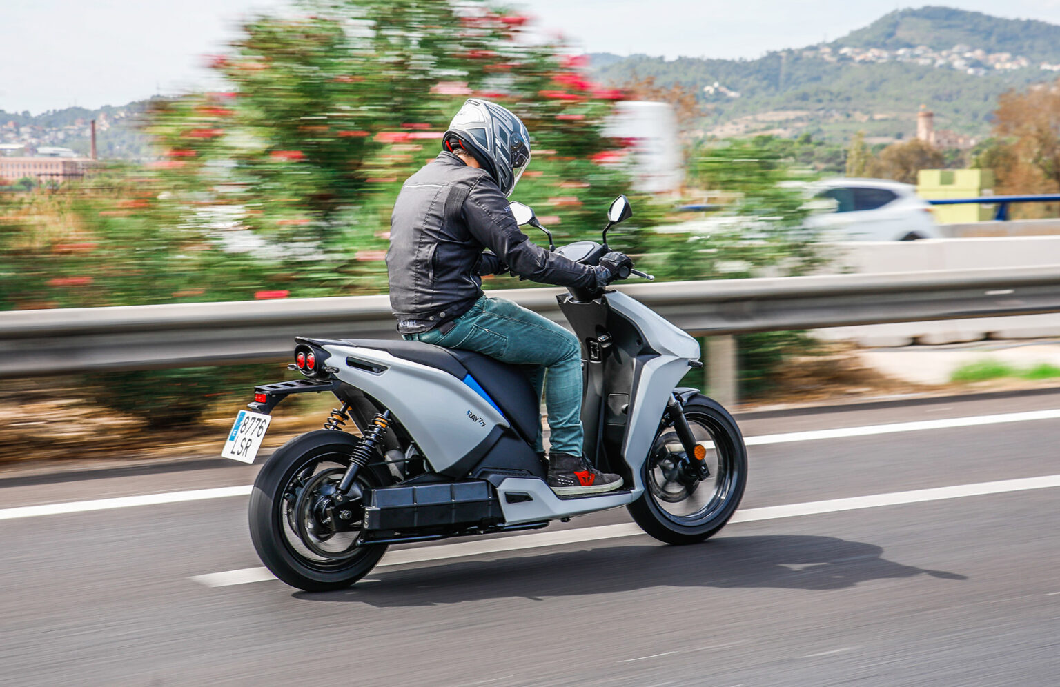 Ray 7.7 2022 Prueba y opinión del scooter eléctrico Motorbike Magazine