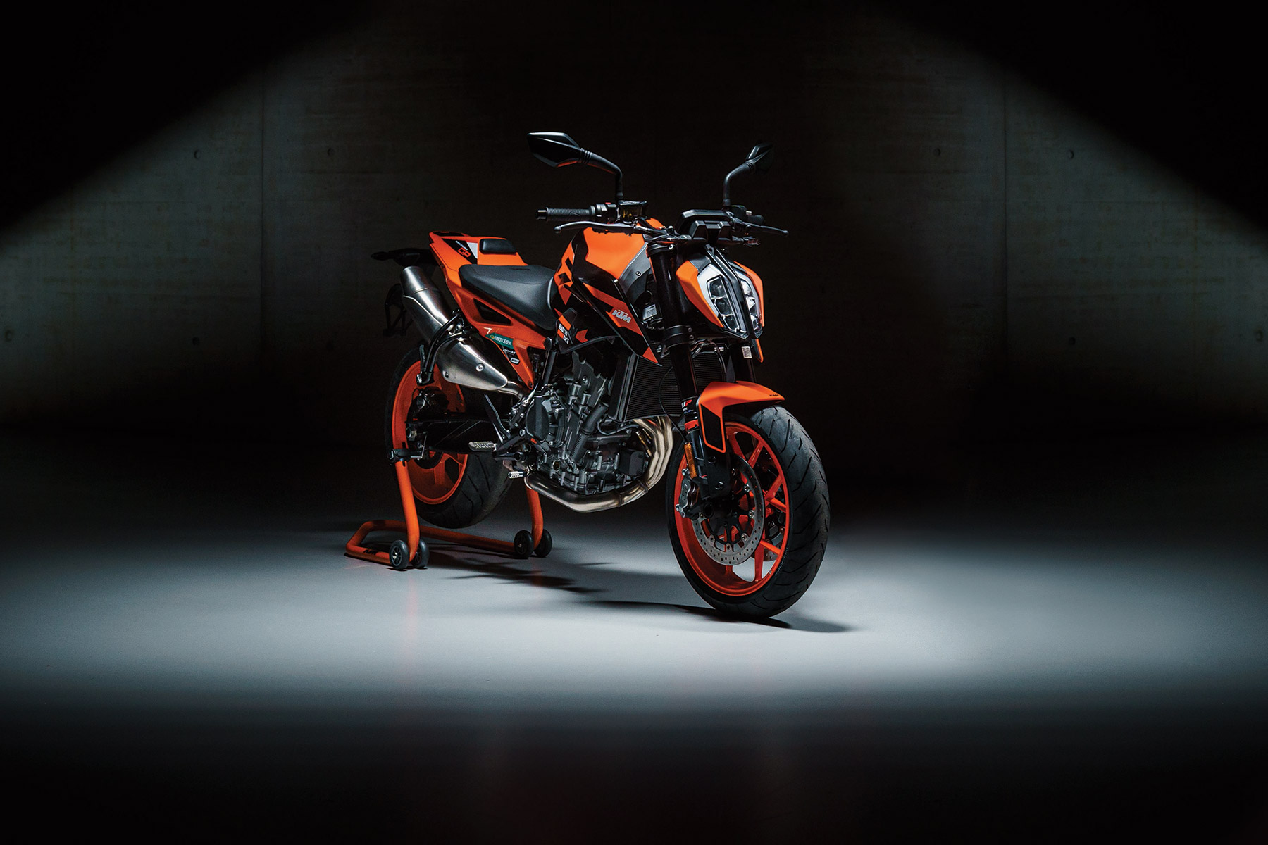 KTM 890 Duke GP 2022 1 KTM 890 Duke GP 2022 6