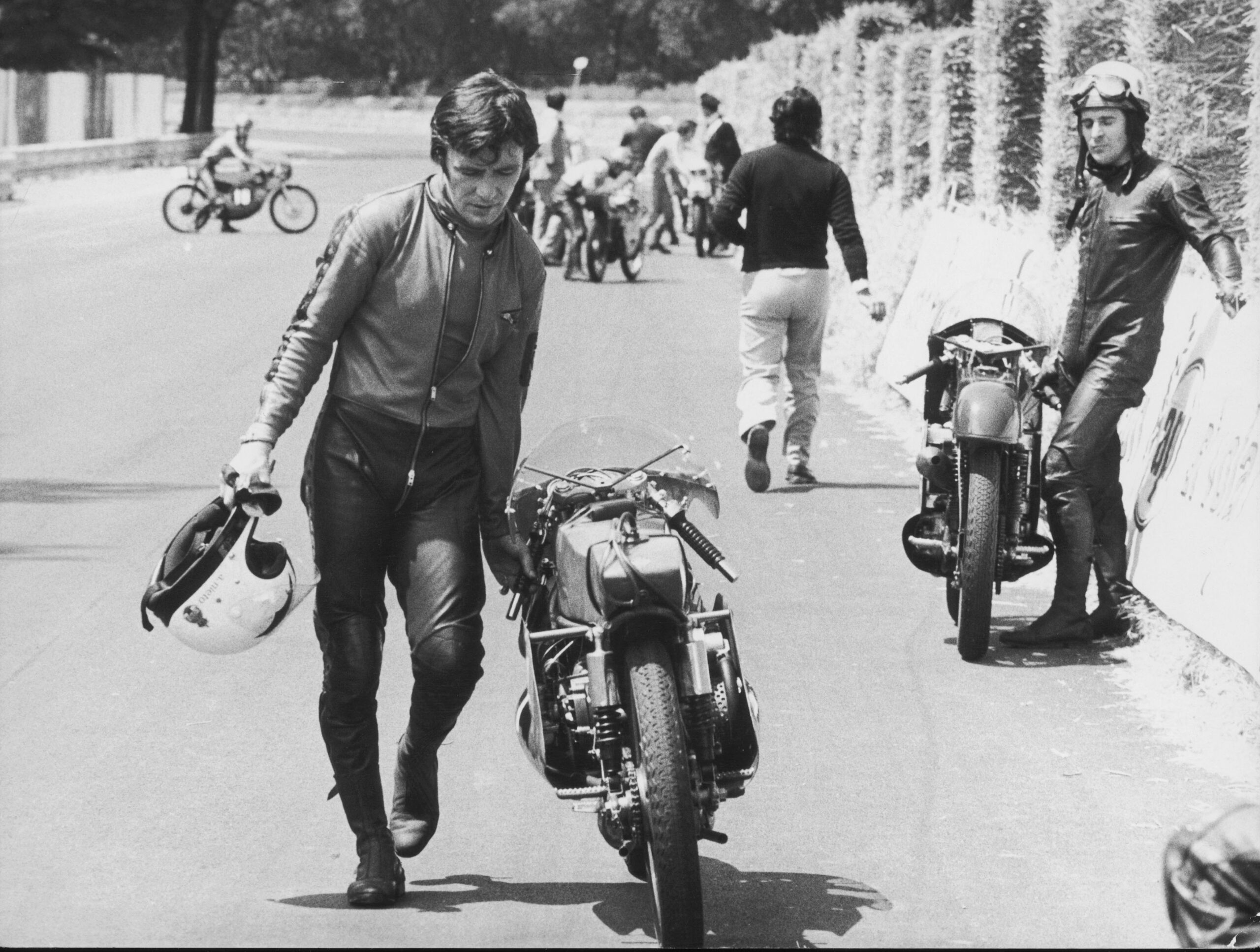 Historia de Derbi, la marca de motos española por excelencia (parte 1) 44 11 1972 Angel Nieto GP Imola 125 scaled