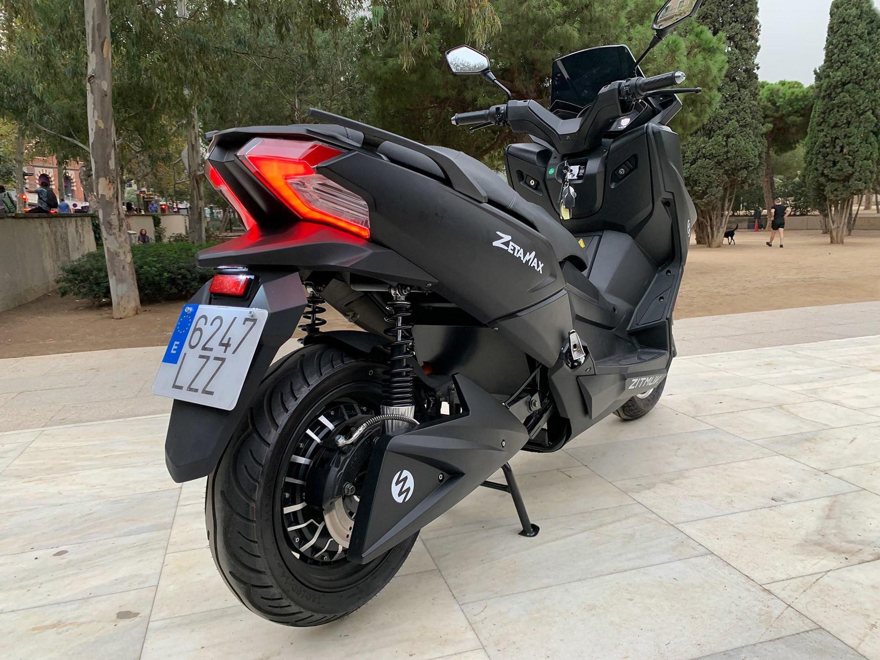 Zitmuv Zeta Max 125e 2023 Precio, fotos, ficha técnica y motos rivales