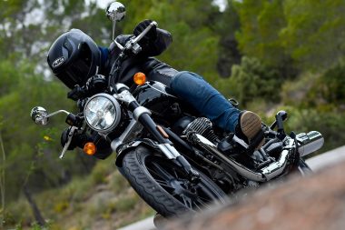 MBKWeb Royal Enfield Super Meteor 650 2023 Valencia 5