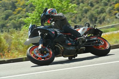 KTM 890 SMT 2023 prueba opinion 44