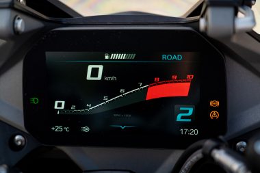 BMW R1250RS 2023 comparativa detalles 5