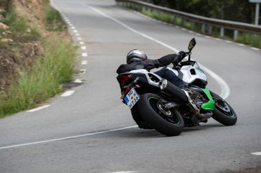 Kawasaki Ninja 7 Hybrid 2024 opinion prueba 56