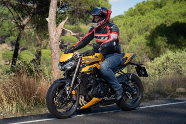 Triumph Street Triple 765 rs Yamaha MT 09 SP 6